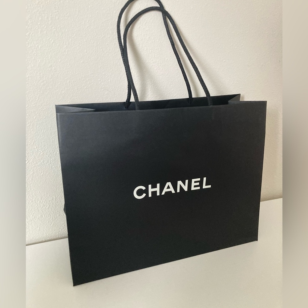 Chanel Paperbag Large - Picture 1 of 3